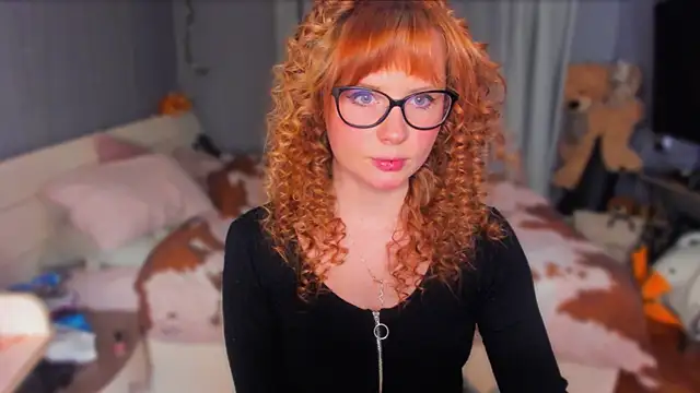 Snapshot of KlementinaBbG chatting on November 23, 8:19 pm KlementinaBbG online show from November 23, 8:19 pm