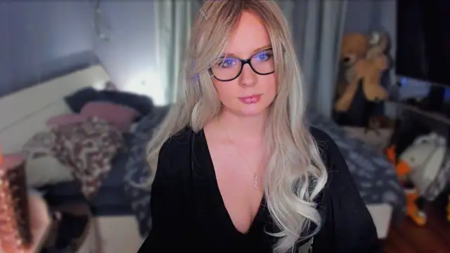 Snapshot of KlementinaBbG chatting on November 30, 8:53 pm KlementinaBbG online show from November 30, 8:53 pm