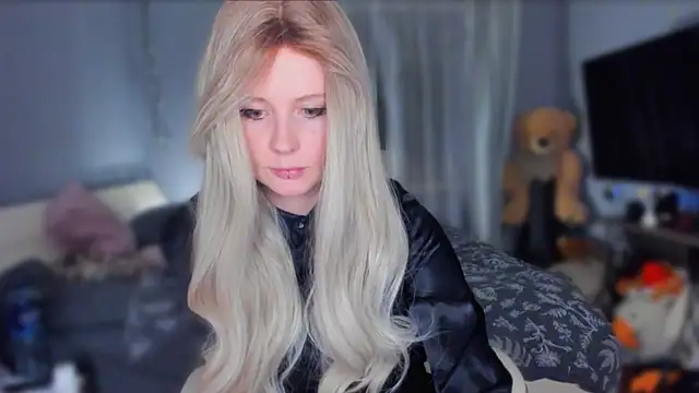 KlementinaBbG online show from February 7, 9:23 pm