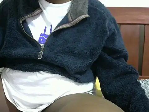 Snapshot of ebonyzoey chatting on July 1, 6:25 am ebonyzoey online show from July 1, 6:25 am