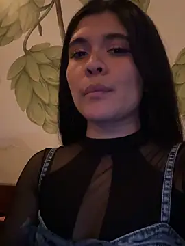 ambar-adaams online show from May 14, 1:24 am