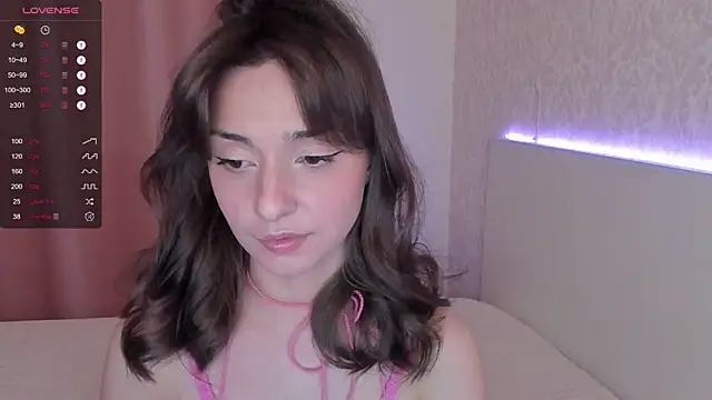 Snapshot of XYour_CharmX chatting on December 14, 9:24 pm XYour CharmX online show from December 14, 9:24 pm