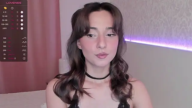 Snapshot of XYour_CharmX chatting on February 1, 4:32 pm XYour CharmX online show from February 1, 4:32 pm