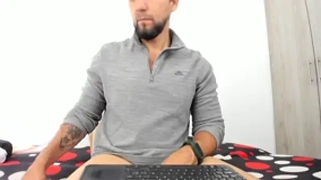 JULESLAKES online show from December 21, 1:02 pm