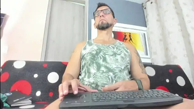 JULESLAKES online show from May 15, 1:42 pm