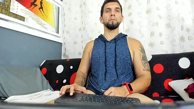 JULESLAKES online show from November 22, 7:13 pm