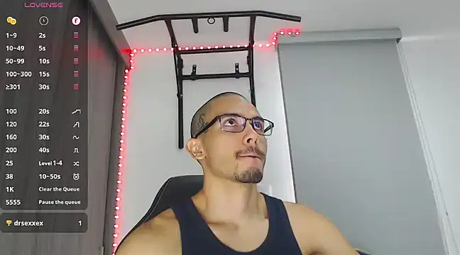 russthiago online show from February 8, 3:00 pm