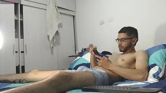 russthiago online show from February 7, 4:48 pm