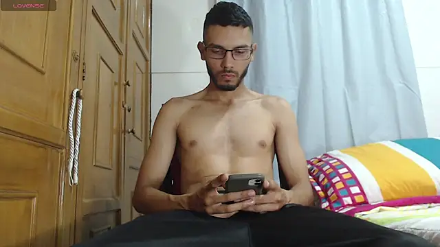 russthiago online show from May 9, 2:42 pm