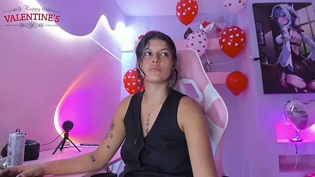 Snapshot of KristinWall chatting on February 14, 11:09 pm KristinWall online show from February 14, 11:09 pm