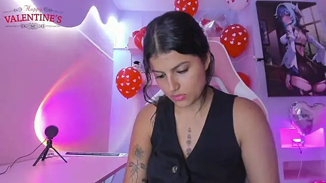 Snapshot of KristinWall chatting on February 14, 8:05 pm KristinWall online show from February 14, 8:05 pm