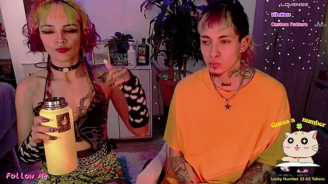 Snapshot of badeyes_crazygoat chatting on September 29, 12:55 pm badeyes crazygoat online show from September 29, 12:55 pm