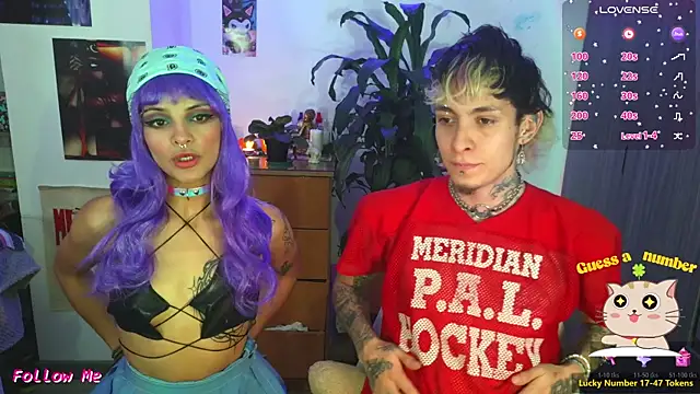 Snapshot of badeyes_crazygoat chatting on November 3, 9:51 pm badeyes crazygoat online show from November 3, 9:51 pm