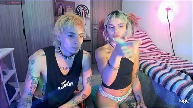 badeyes crazygoat online show from April 8, 11:28 pm