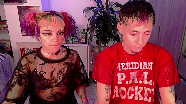 Snapshot of badeyes_crazygoat chatting on October 1, 11:36 am badeyes crazygoat online show from October 1, 11:36 am