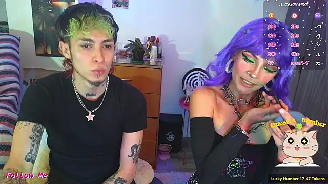 Snapshot of badeyes_crazygoat chatting on November 14, 8:23 pm badeyes crazygoat online show from November 14, 8:23 pm