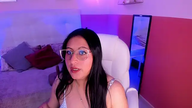Snapshot of Amber_gold_ chatting on June 6, 1:33 am Amber gold online show from June 6, 1:33 am