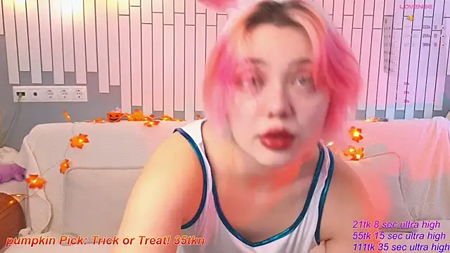   KawaiiYuki   online show from October 30, 8:23 am