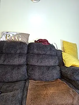 Snapshot of Poisonous_Ivy chatting on February 19, 1:18 am Poisonous Ivy online show from February 19, 1:18 am