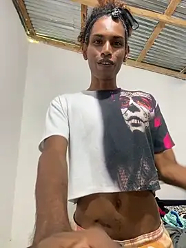 Snapshot of lau_sil chatting on December 21, 7:59 pm lau sil online show from December 21, 7:59 pm