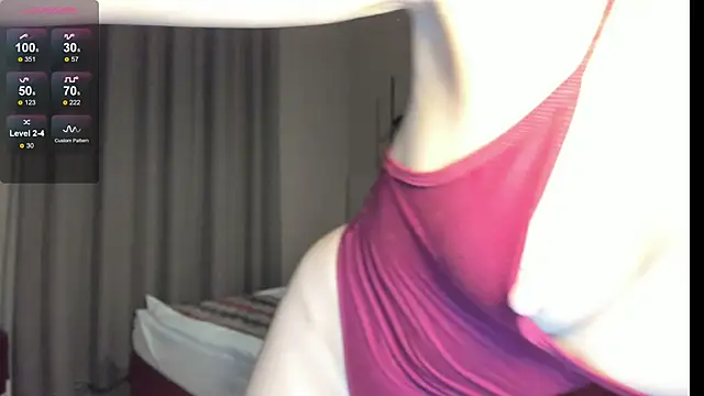 Snapshot of sarahphyllis chatting on May 8, 8:56 pm sarahphyllis online show from May 8, 8:56 pm