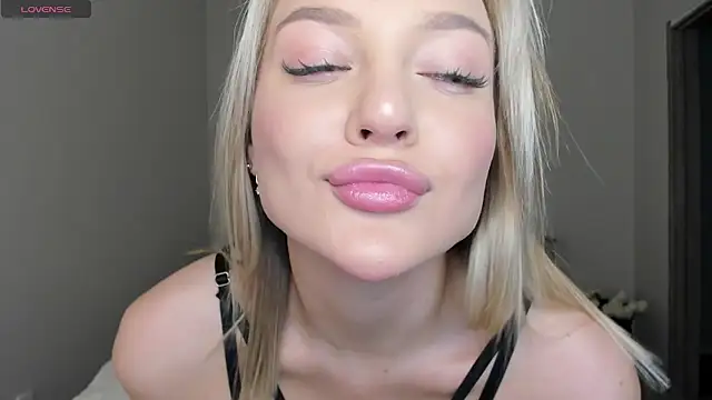 sarahphyllis online show from November 26, 7:58 pm