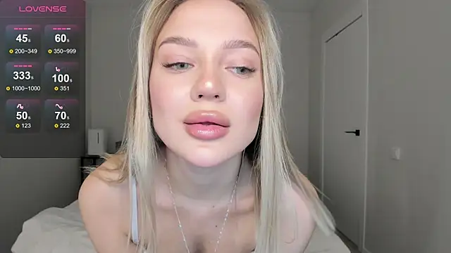 sarahphyllis online show from February 5, 9:43 pm