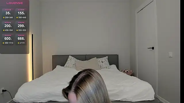 Snapshot of sarahphyllis chatting on May 15, 7:23 pm sarahphyllis online show from May 15, 7:23 pm