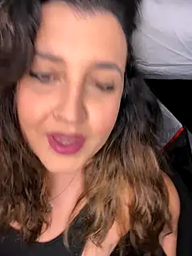 Snapshot of Novababy18 chatting on December 16, 10:14 pm Novababy18 online show from December 16, 10:14 pm