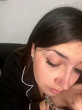 Snapshot of Novababy18 chatting on January 14, 10:46 pm Novababy18 online show from January 14, 10:46 pm