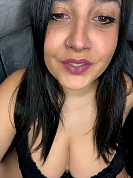 Snapshot of Novababy18 chatting on November 6, 11:09 pm Novababy18 online show from November 6, 11:09 pm