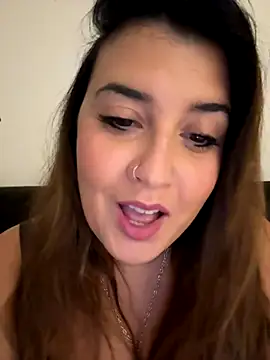 Snapshot of Novababy18 chatting on November 2, 1:21 am Novababy18 online show from November 2, 1:21 am