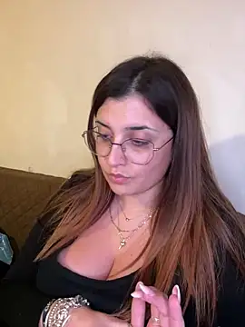 Snapshot of Novababy18 chatting on January 25, 2:26 am Novababy18 online show from January 25, 2:26 am