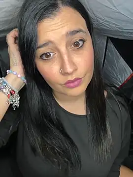 Snapshot of Novababy18 chatting on November 5, 9:29 pm Novababy18 online show from November 5, 9:29 pm