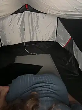 Snapshot of Novababy18 chatting on February 5, 10:27 pm Novababy18 online show from February 5, 10:27 pm