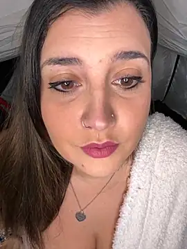 Snapshot of Novababy18 chatting on November 28, 10:43 pm Novababy18 online show from November 28, 10:43 pm