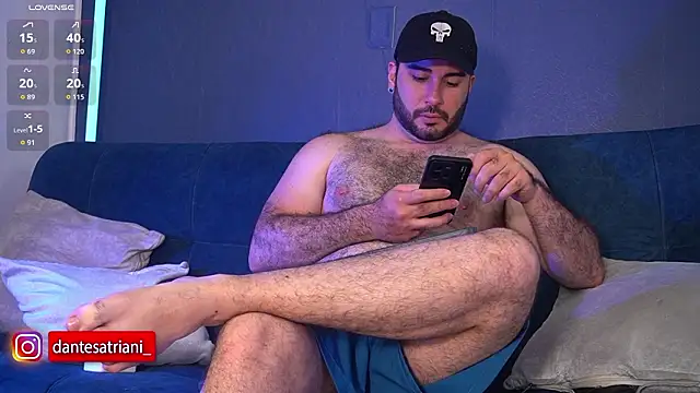 Snapshot of dantesatrianii chatting on February 14, 3:40 am dantesatrianii online show from February 14, 3:40 am