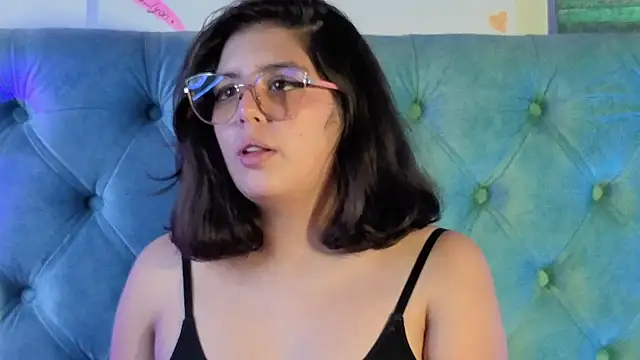 Paola Lyon  online show from February 14, 7:30 am