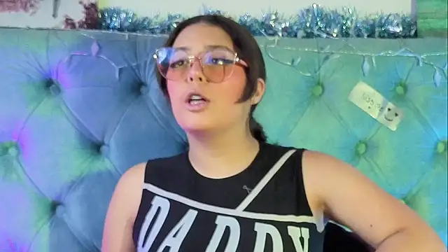 Paola Lyon  online show from December 19, 7:05 pm