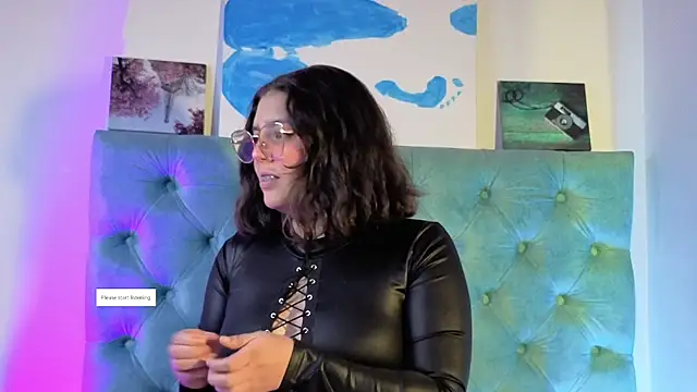 Paola Lyon  online show from January 15, 6:44 pm