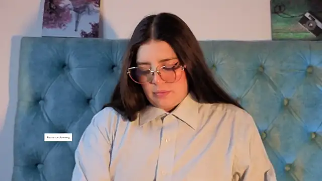 Paola Lyon  online show from September 26, 6:48 pm
