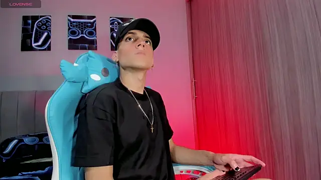 jake and joaquin online show from September 19, 3:21 am