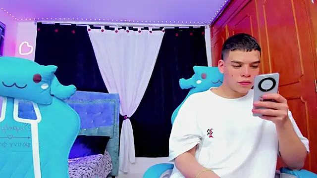 jake and joaquin online show from December 10, 3:01 pm