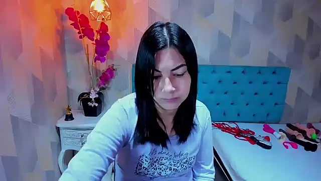 AdaFawxx online show from February 6, 4:41 am