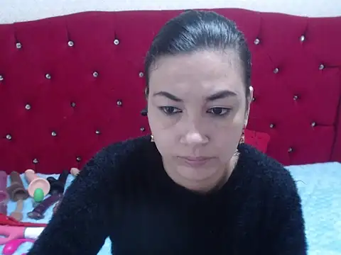 AdaFawxx online show from November 16, 3:44 am