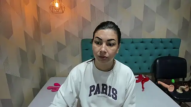 AdaFawxx online show from March 30, 4:47 am