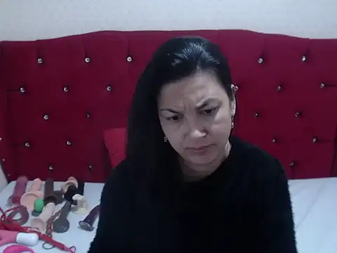 AdaFawxx online show from November 11, 4:18 am