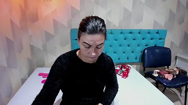 AdaFawxx online show from April 1, 4:03 am