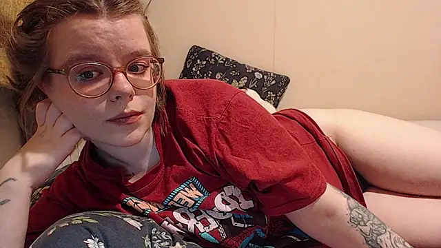Snapshot of Chmiri_cb chatting on December 8, 4:07 pm Chmiri cb online show from December 8, 4:07 pm