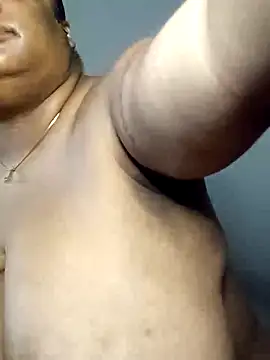 Snapshot of NaughtyHottieBBW chatting on February 5, 7:53 pm NaughtyHottieBBW online show from February 5, 7:53 pm